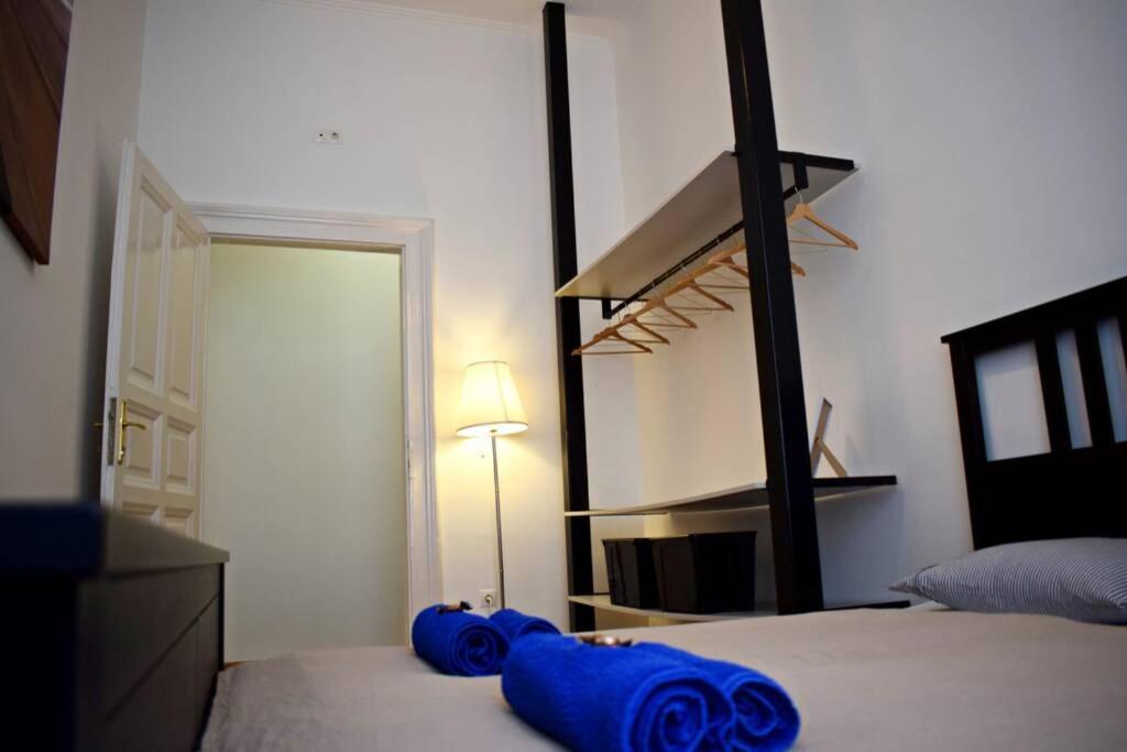 Central Budapest Apartment In Historical Building With Free Private Parking 外观 照片